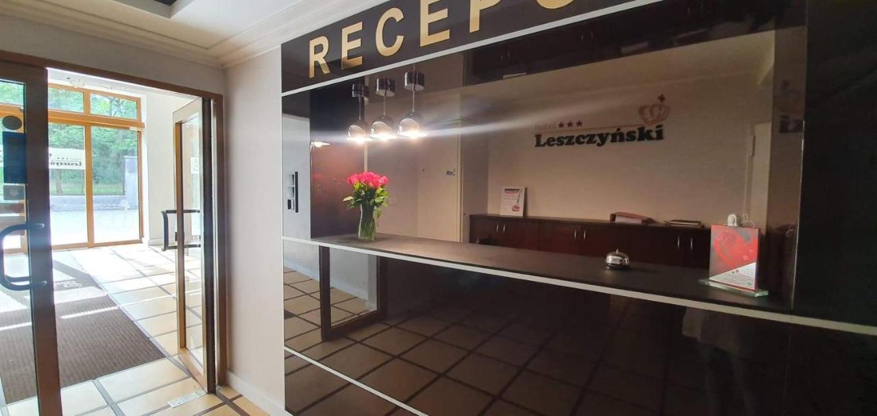 Hotel Leszczynski Konstantynow Lodzki Bagian luar foto